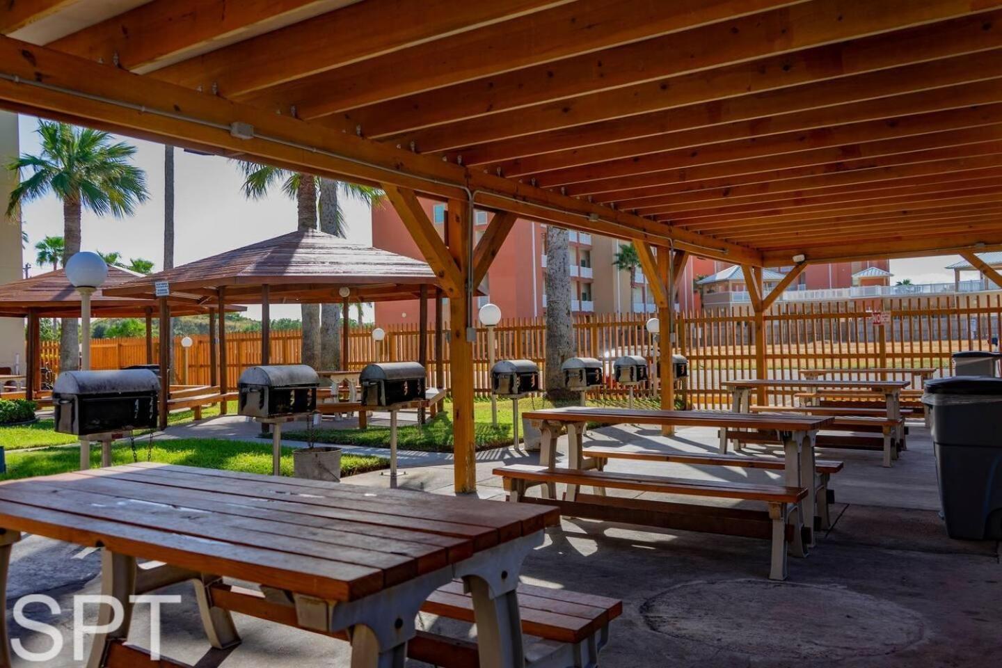 Beach Access Condo With Pool, Hot Tub Area & Bbq - Gulfview I - Unit 213 South Padre Island Eksteriør bilde
