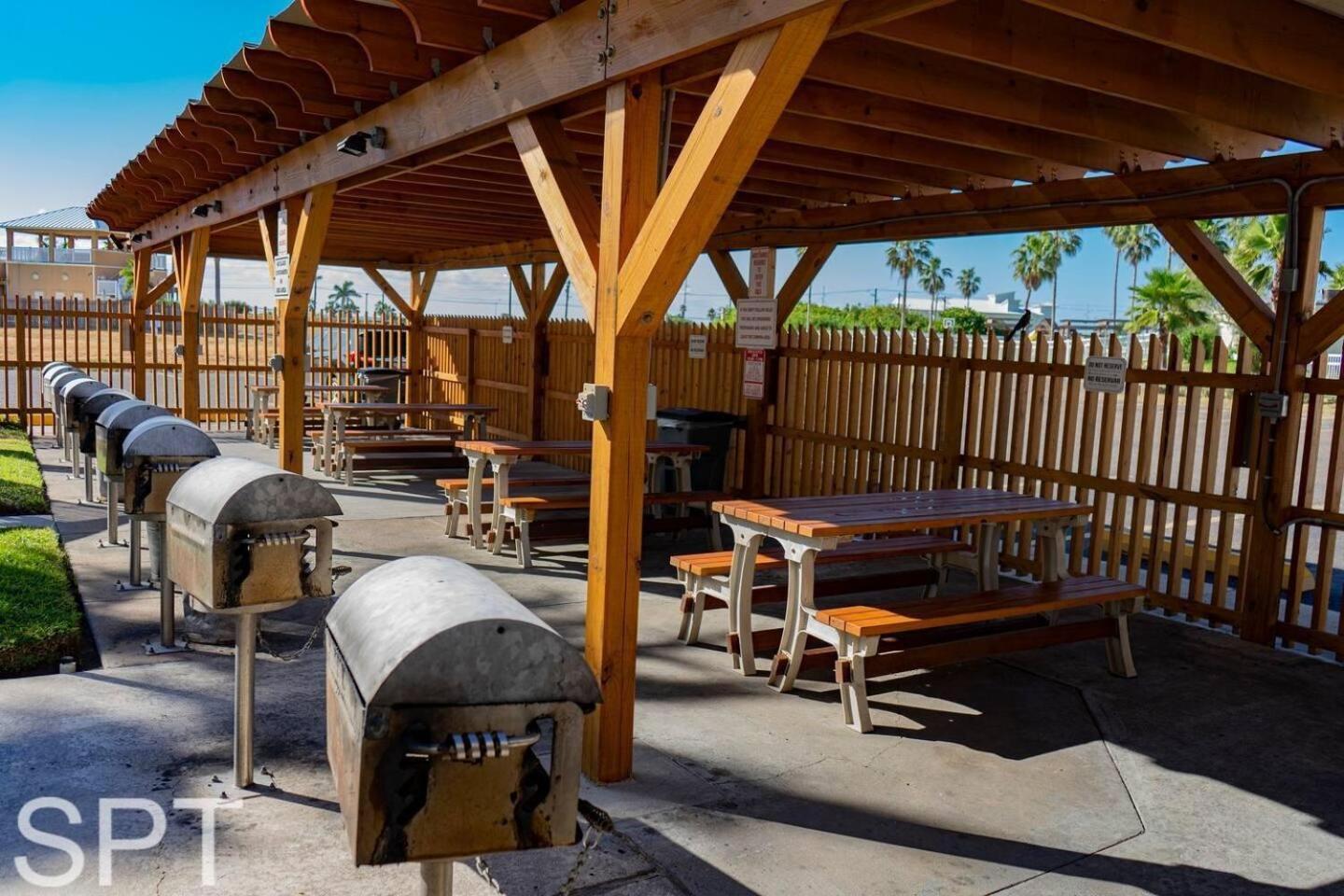 Beach Access Condo With Pool, Hot Tub Area & Bbq - Gulfview I - Unit 213 South Padre Island Eksteriør bilde